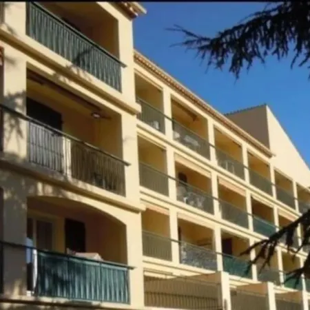 Les Fontaines Apartment